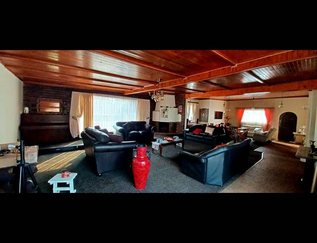 3 BEDROOM FREEHOLD FOR SALE IN KENLEAF